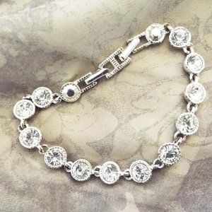 SAC VINTAGE SARAH COVENTRY LARGE CLEAR CRYSTALS SILVERY LINE BRACELET 30